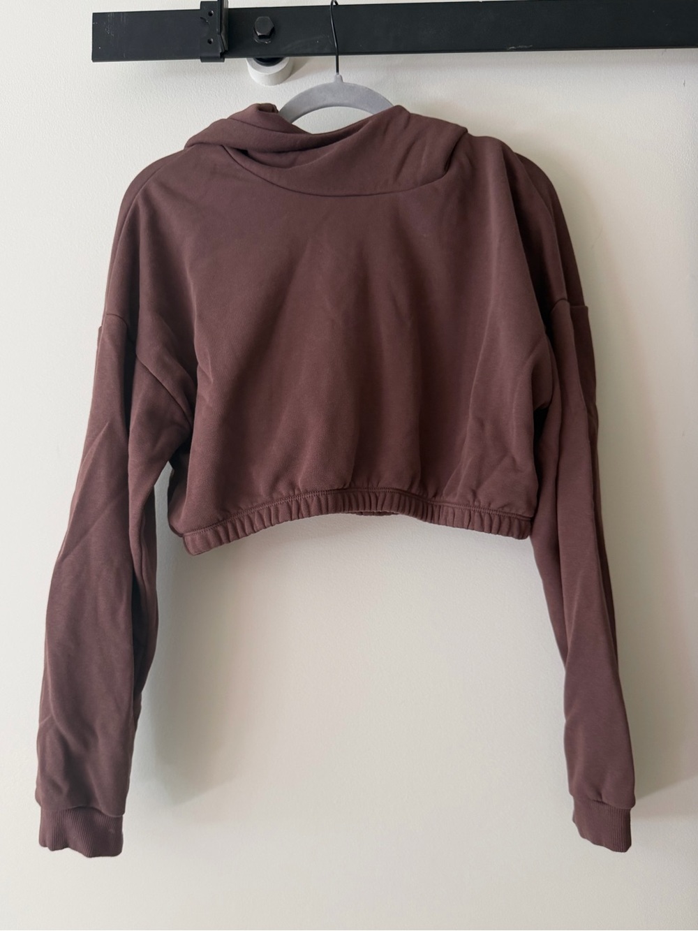 naked wardrobe Cropped Hoodie in Chocolate